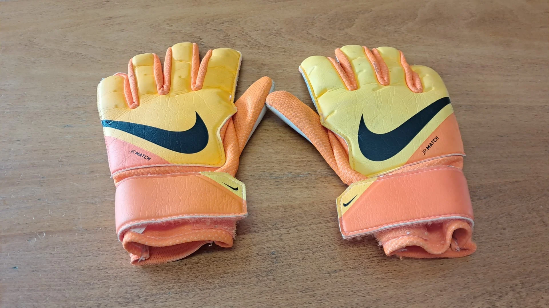 Guantes portero encontrados